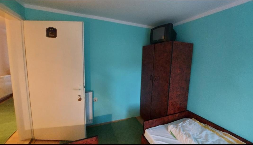 Domacinstvo Jolovic Hotel คราลเยโว ภายนอก รูปภาพ